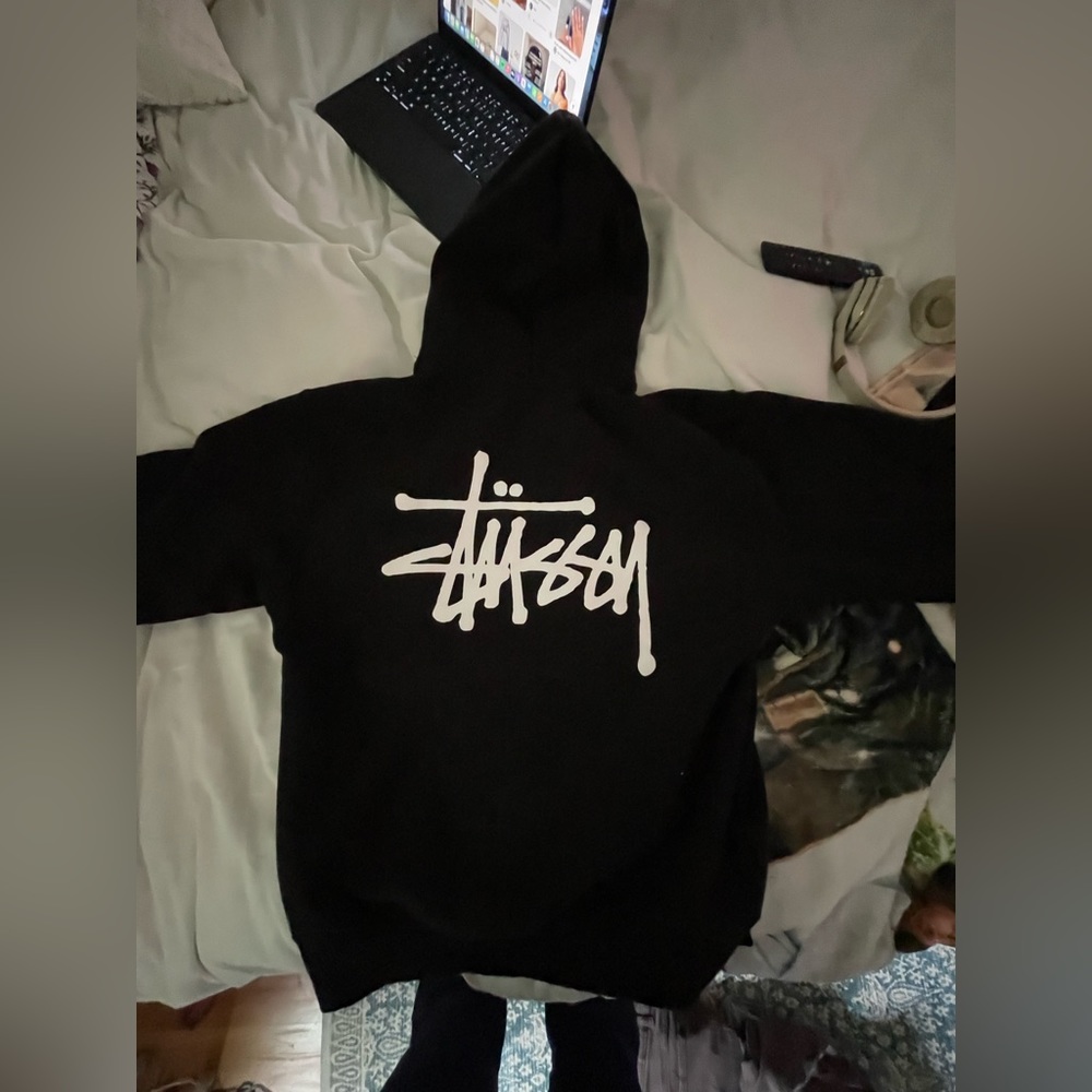 BRAND NEW STUSSY SWEATSHIRT